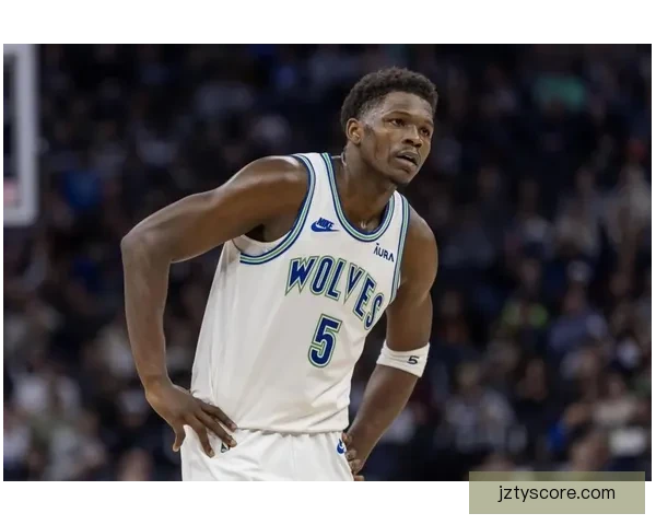 受右膝炎症影响森林狼主帅透露爱德华兹已重返训练复出时间未定