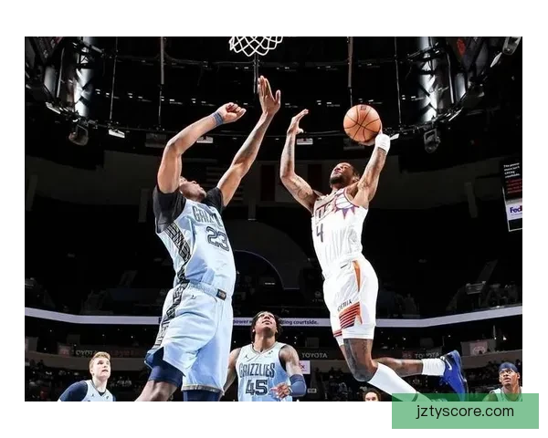 布克36分力助太阳力克灰熊 杰伦格林21分吉莱斯皮两双闪耀赛场